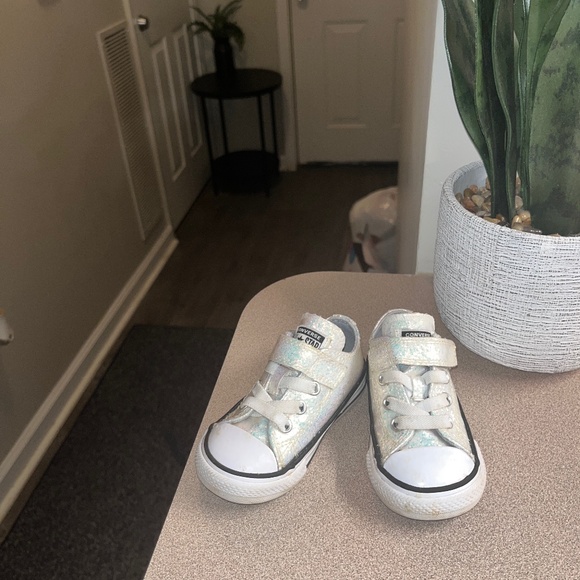 Baby Girl Converse - Picture 1 of 1